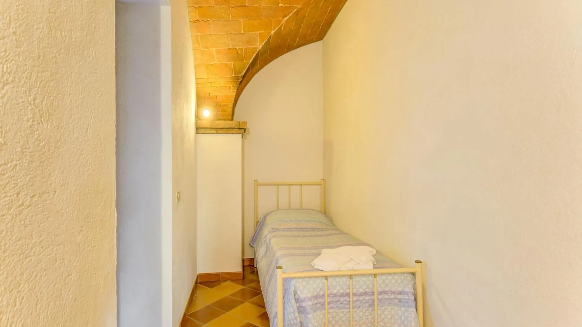 Countryside Holiday Home In Gambassi Terme With Garden Querce